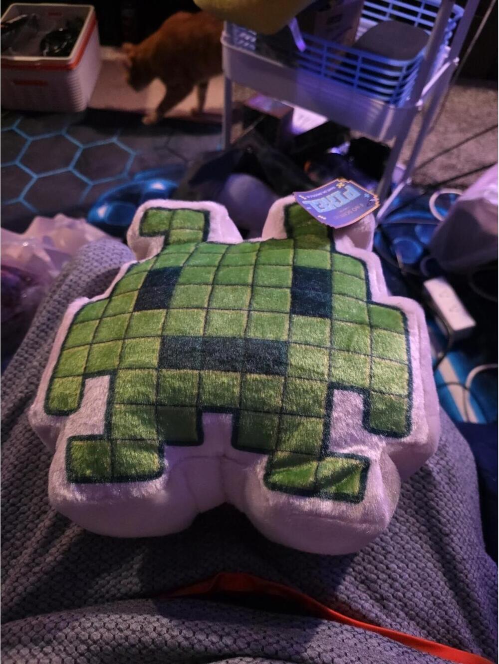 FAO Schwarz 10” Pixel Retro Green Alien Plush Stuffed Toy / Room Decor